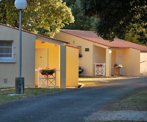 Les Chenes Verts Saint-Savinien Exterior foto